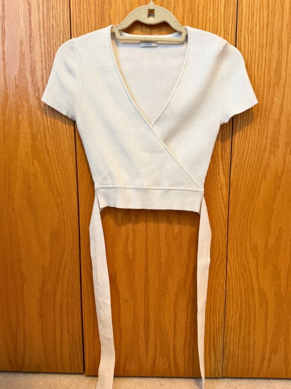 Aritzia All tied Up Short Sleeve Sweater